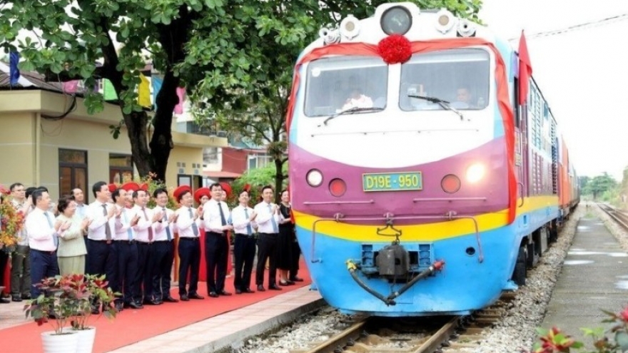 Vietnam-China cross border train service boosts trade and cultural exchange